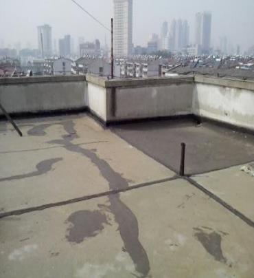 班戈漏水维修 楼顶漏水是什么原因，楼顶漏水维修方法是什么?